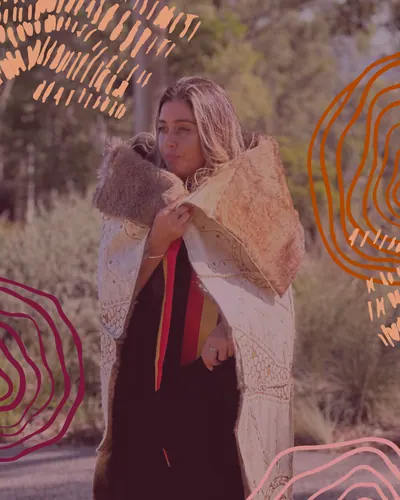 Campaign — a Midnight Dreaming shawl worn on Country